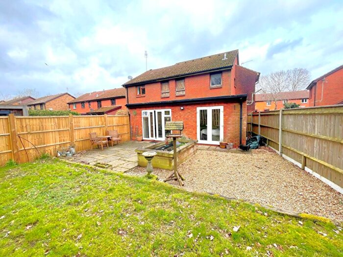 1 Bedroom Flat For Sale In Cygnus Gardens, Dibden, SO45
