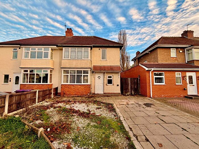 3 Bedroom Semi Detached House For Sale In Oxbarn Avenue, Bradmore, Wolverhampton, WV3