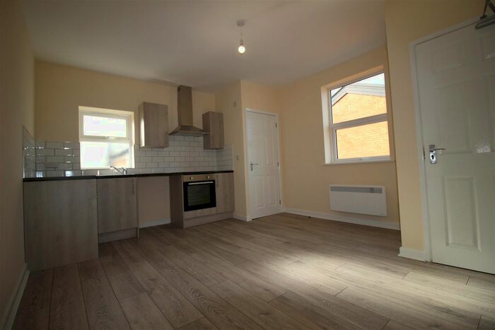 1 Bedroom Flat To Rent In Duke Street, St. Helens, WA10