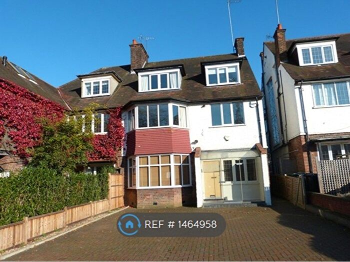 2 Bedroom Flat To Rent In Finchley Road, London, NW11