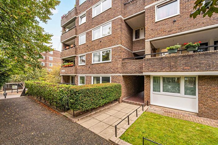 2 Bedroom Flat For Sale In Nero Court, Brentford Dock, TW8