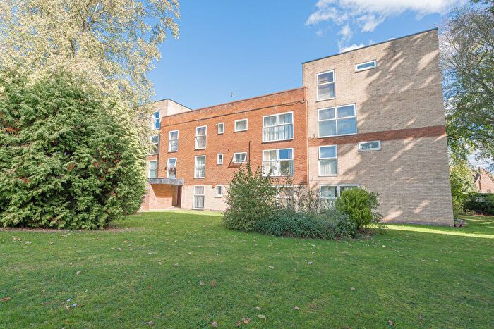 2 Bedroom Flat For Sale In Friary Close, Handsworth Wood, B20