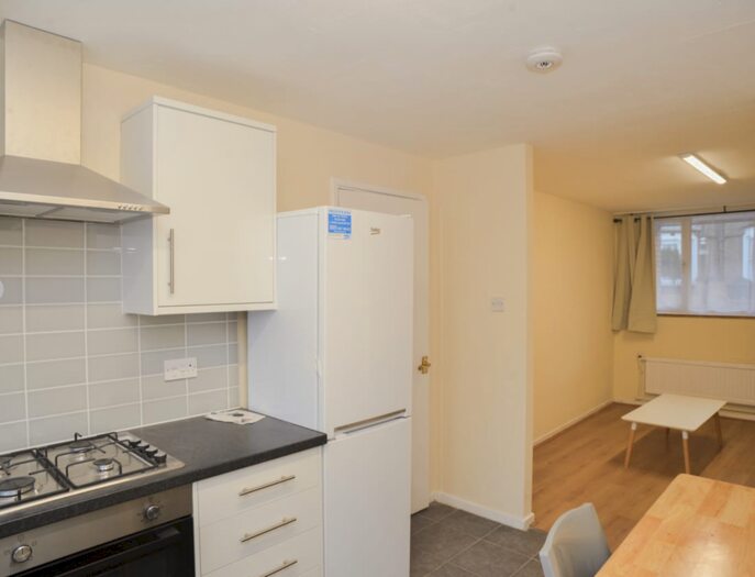 1 Bedroom House To Rent In Daleview Road, London, London, N15