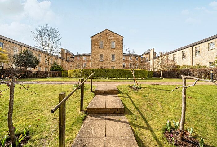 2 Bedroom Flat For Sale In Radcliffe House Mandelbrote Drive, Littlemore, Oxford, OX4