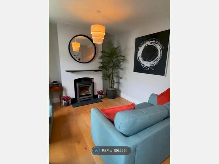 2 Bedroom End Of Terrace House To Rent In Alabama Street, London, SE18