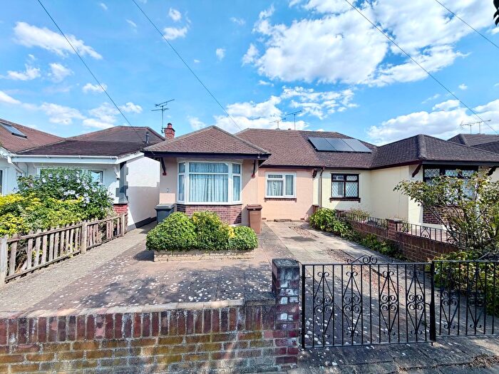 2 Bedroom Bungalow To Rent In Pentland Avenue, Chelmsford, CM1