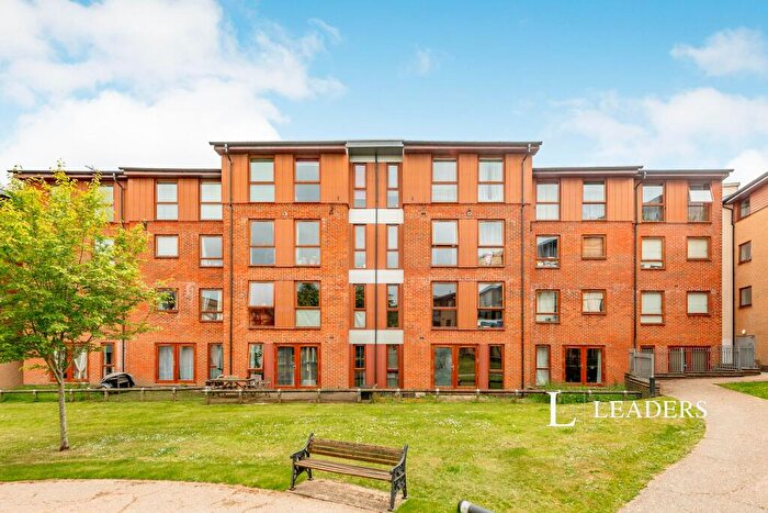 4 Bedroom Terraced House To Rent In Tomlin Court, Crawley, RH10