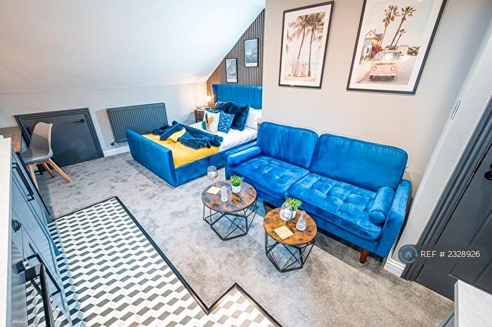 Studio To Rent In Old Town, Swindon, SN1