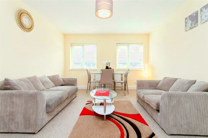 2 Bedroom Apartment To Rent In High Road, South Tottenham, London, N15