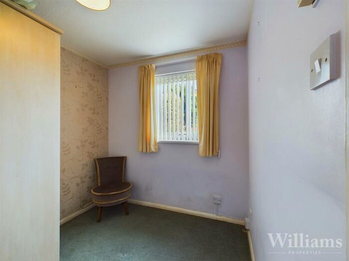 2 Bedroom Detached Bungalow For Sale In Sandholme, Steeple Claydon