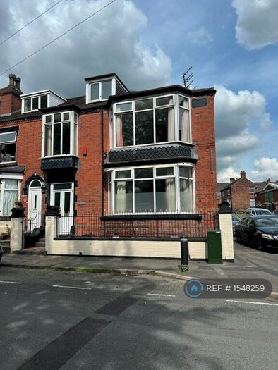 4 Bedroom Terraced House To Rent In Park Road, Stoke On Trent, ST6