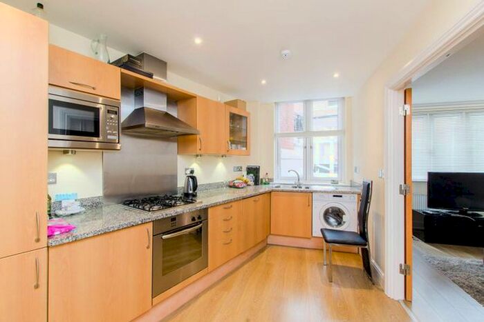 2 Bedroom Flat To Rent In Kidderpore Avenue, Hampstead, London, NW3