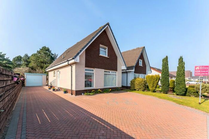 3 Bedroom Villa For Sale In Carson Drive, Irvine, KA12