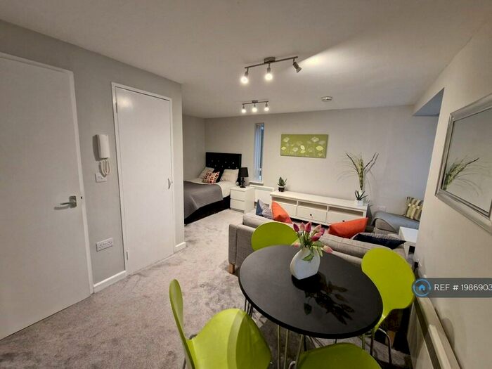 Studio To Rent In Douglas Court, Reading, RG6