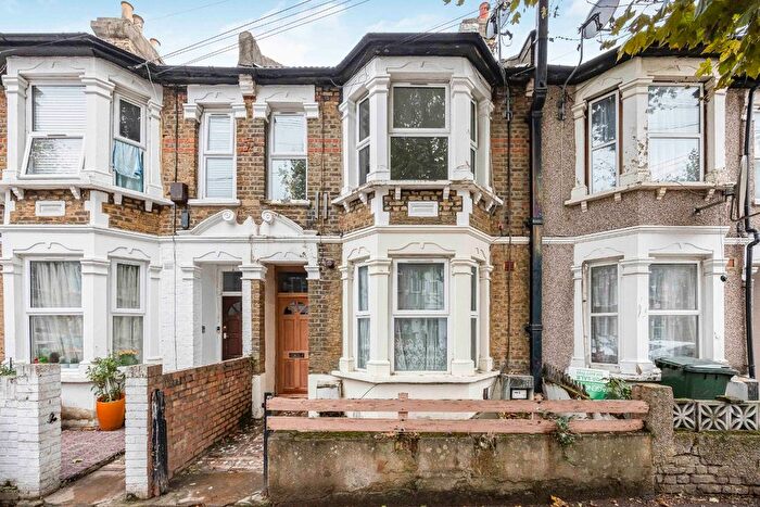 2 Bedroom Flat For Sale In Macaulay Road, London, E6