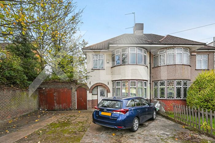 3 Bedroom Semi Detached House For Sale In Croyde Avenue, Hayes, UB3