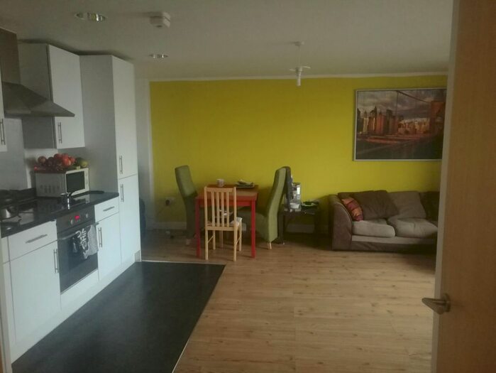 2 Bedroom Flat To Rent In Whitgift Street, Croydon, CR0
