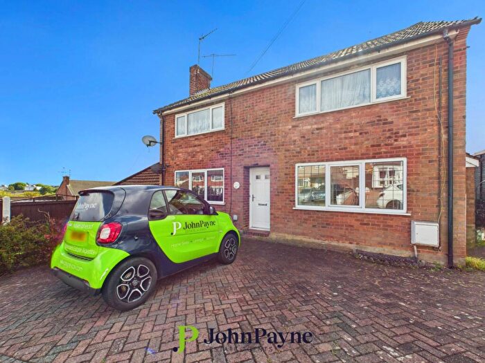 2 Bedroom Maisonette To Rent In Buckingham Rise, Allesley Park, Coventry, CV5