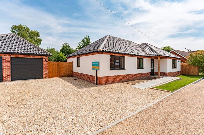 3 Bedroom Detached Bungalow For Sale In Barrack Close, East Tuddenham, NR20