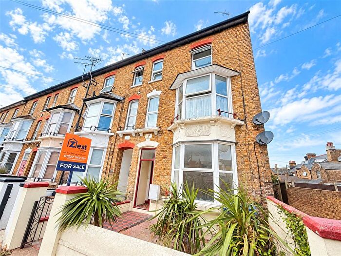 1 Bedroom Flat For Sale In Cavendish Road, Herne Bay, CT6