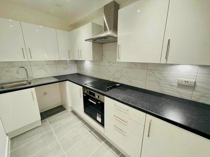 Studio To Rent In Pembroke Road, London, Greenford, UB6