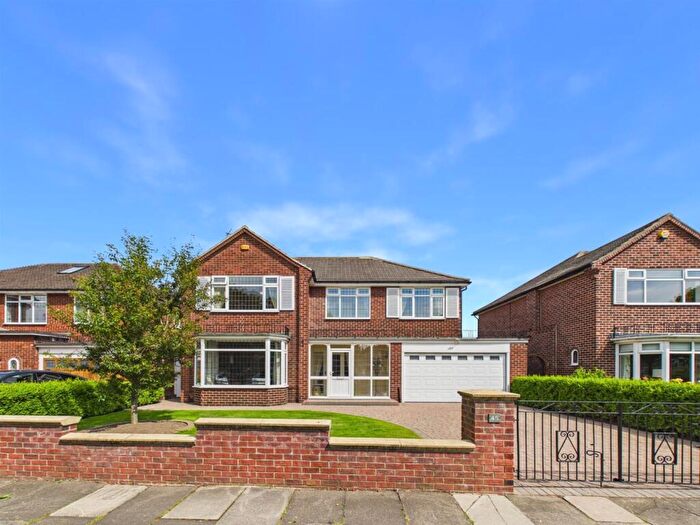 4 Bedroom Detached House For Sale In The Broadway, Tynemouth, NE30