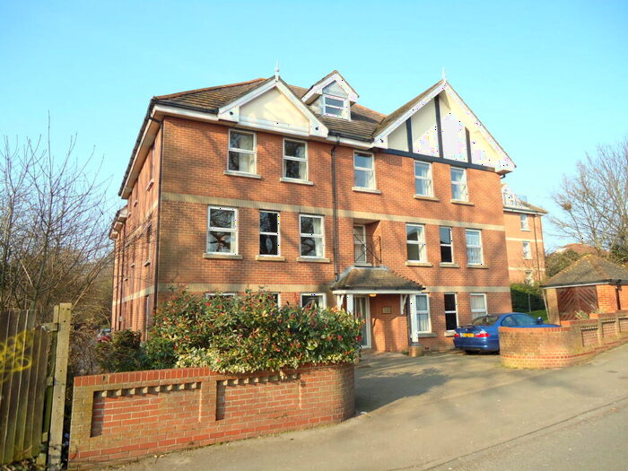 1 Bedroom Apartment To Rent In Lawn Road, Portswood, SO17