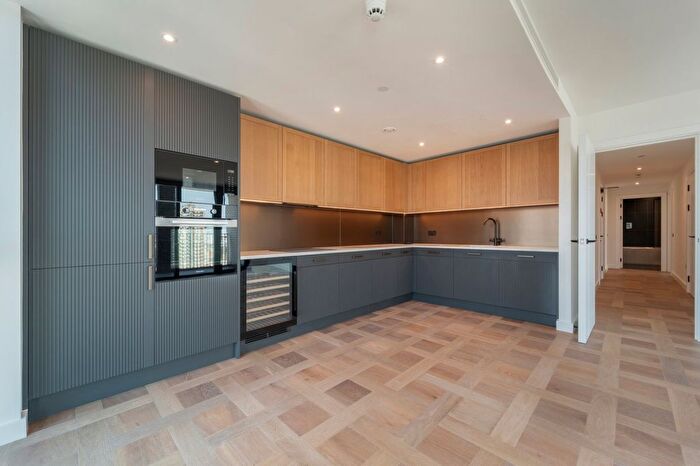 2 Bedroom Flat To Rent In Boxwood Gardens, London Dock, E1W