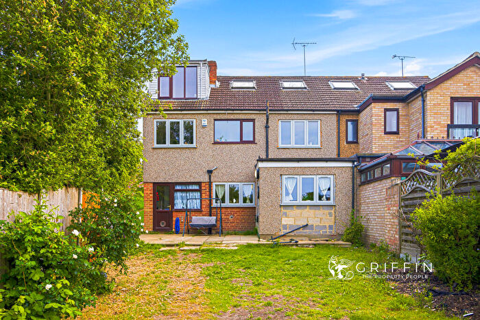 5 Bedroom Semi-Detached House For Sale In Hillcrest Road, Horndon-On-The-Hill, Stanford-Le-Hope, SS17