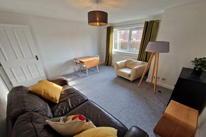 2 Bedroom Flat To Rent In Whiteoak Road, Manchester, M14