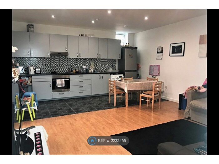 2 Bedroom Flat To Rent In Church Road, London, NW4