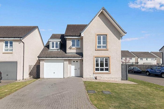 5 Bedroom Detached House For Sale In Appleton Drive, Livingston, EH54