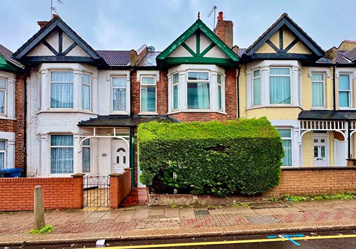 3 Bedroom Terraced House For Sale In Colindale Avenue, London, NW9