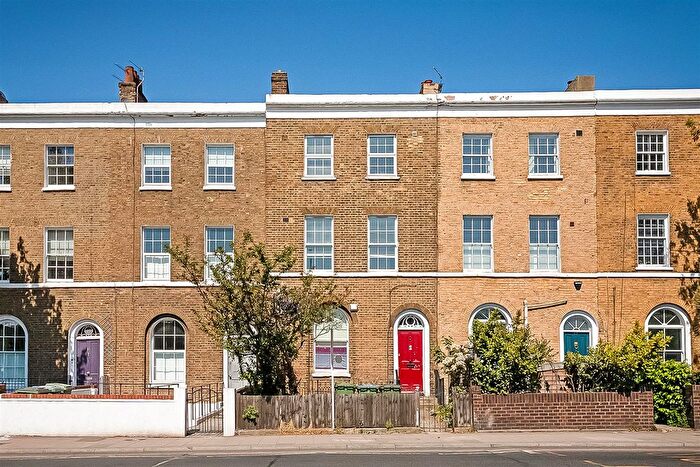 2 Bedroom Flat For Sale In Blackheath Road, London, SE10