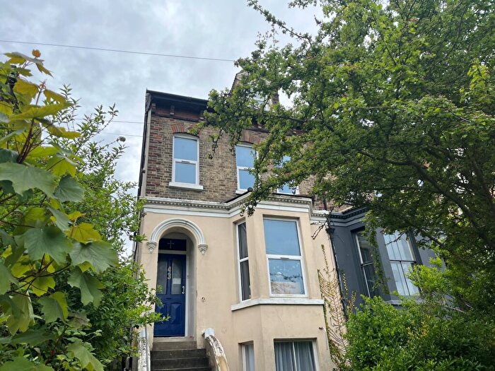 2 Bedroom Maisonette To Rent In Top Flat Folkestone Road, Dover, CT17