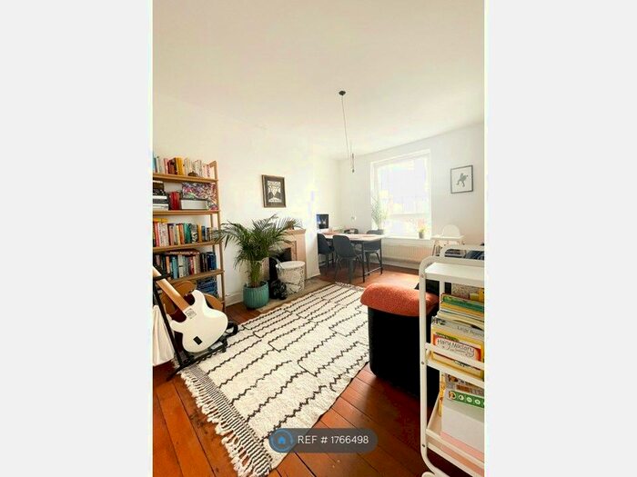 2 Bedroom Flat To Rent In Ada Place, London, E2