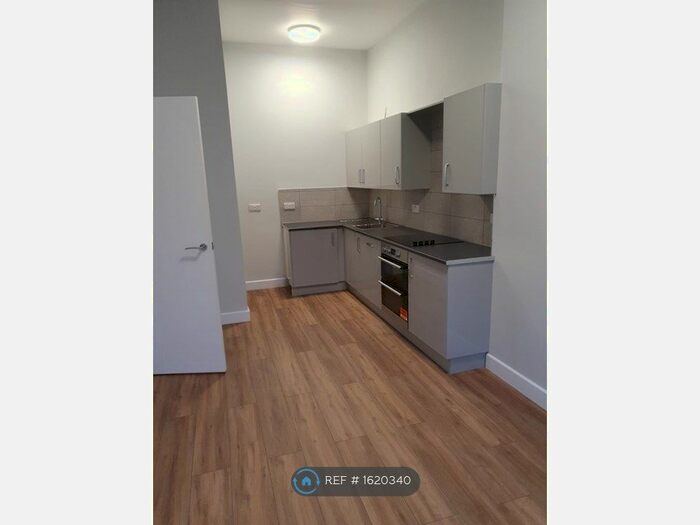 3 Bedroom Flat To Rent In Annette Street, Glasgow, G42
