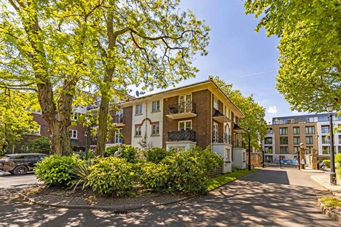 1 Bedroom Flat To Rent In Brompton Park Crescent, London, SW6