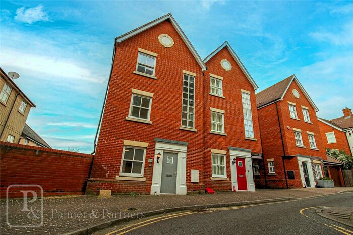 4 Bedroom Semi-Detached House To Rent In St. Marys Fields, Colchester, Essex, CO3