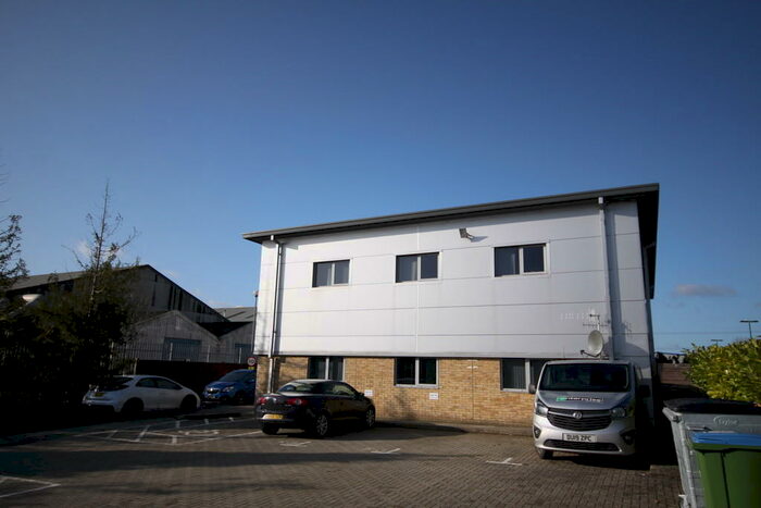 Studio To Rent In Segensworth Road, Fareham, PO15