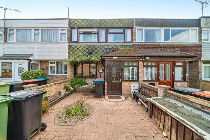 3 Bedroom Terraced House For Sale In Gairloch Avenue, Bletchley, Milton Keynes, MK2
