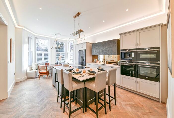 4 Bedroom Flat For Sale In Bramham Gardens, Earl's Court, London, SW5