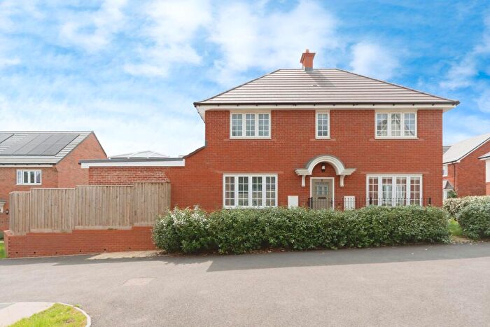 4 Bedroom House To Rent In Par Street, Northfield, B31