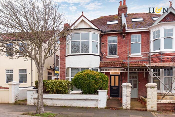 2 Bedroom Flat For Sale In Langdale Road, Hove, BN3