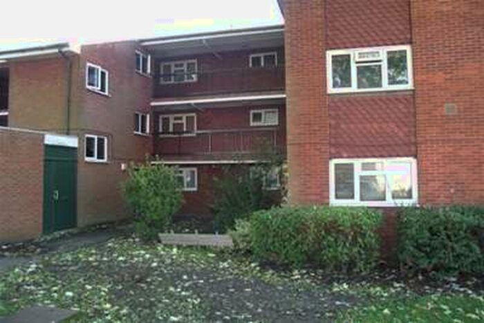 1 Bedroom Flat To Rent In Lewes Close, Northolt, UB5