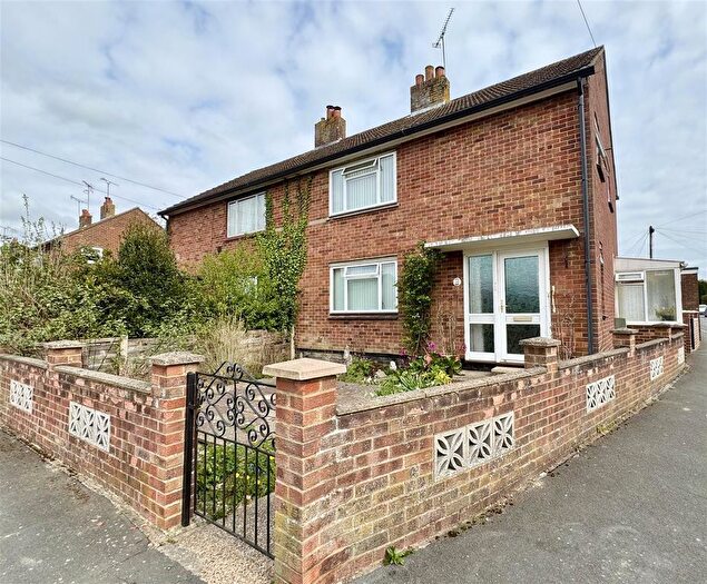 3 Bedroom Semi-Detached House For Sale In Shrubcote, Tenterden, TN30