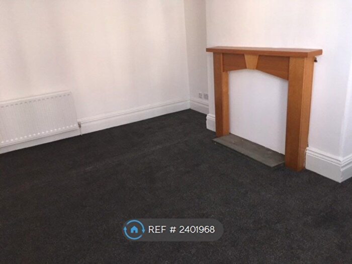 4 Bedroom Terraced House To Rent In Wingrove Avenue, Newcastle Upon Tyne, NE4