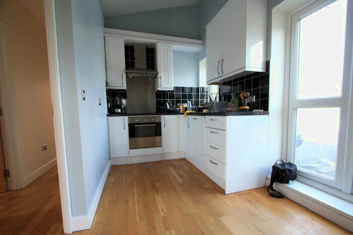 2 Bedroom Flat To Rent In Eaton Road, Sutton, SM2