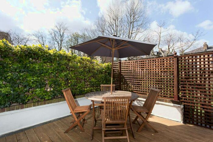 1 Bedroom Flat To Rent In Chelsham Road, Clapham, London, SW4