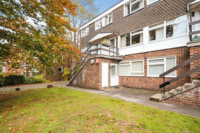 2 Bedroom Flat To Rent In Lubbock Road, Chislehurst, BR7